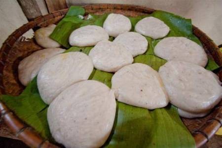 Обычай приготовления пирожков «жэй» представителями народности Монг селения Натау  - ảnh 1